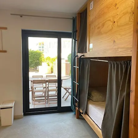 ホステル Wot Surf Social *