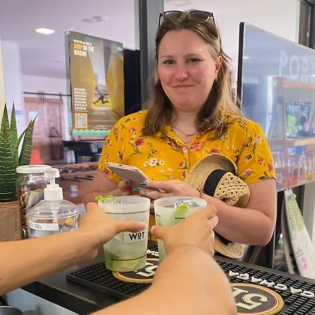 Wot Surf Social エリセイラ