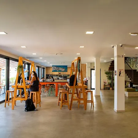 Wot Surf Social Hostel *