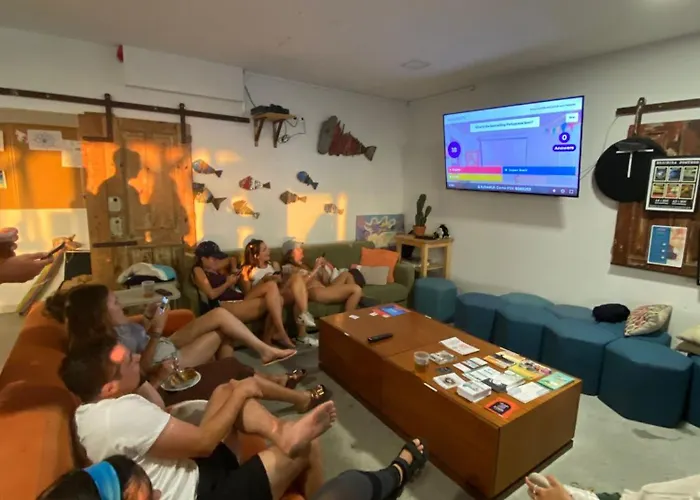 Wot Surf Social Hostel Ericeira
