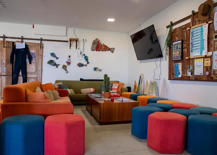 Wot Surf Social Hostel Ericeira