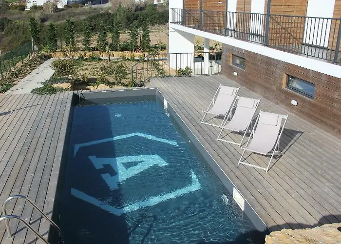 Wot Surf Social Hostel Ericeira